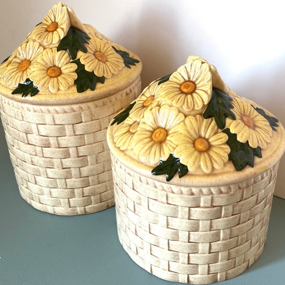 SOLD VTG Kitchen Canisters Ceramic Daisy Flower Basket 70s Jars Retro Kitchen De - Picture 2 of 10